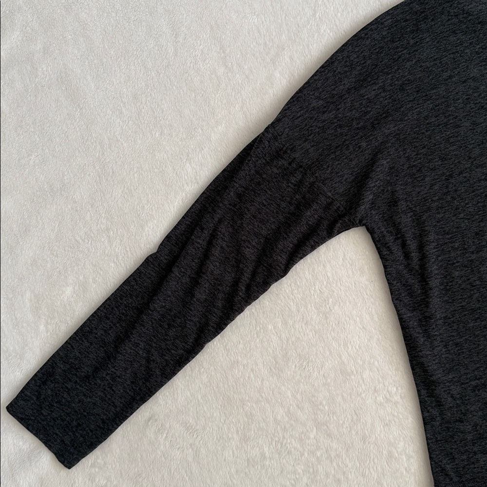 Beyond Yoga | Featherweight Morning Light Long Sleeve Pullover Top Gray/Black M - Picture 10 of 14